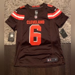 Brand new with tags size large women’s Cleveland Browns jersey.  Give as a gift!